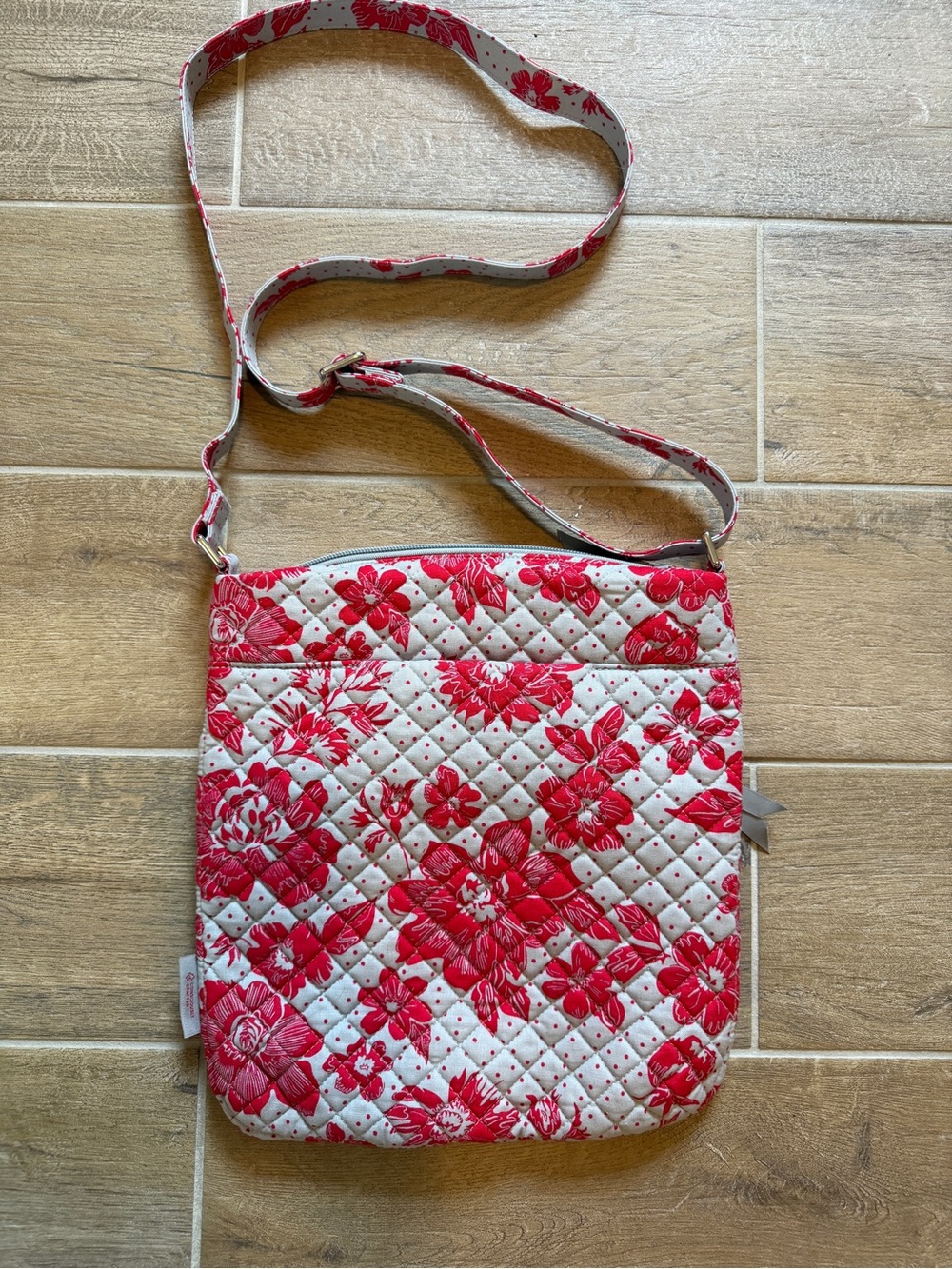 Vera Bradley Red and Gray Floral Quilted Ohio State Crossbody NWT - Picture 2 of 8